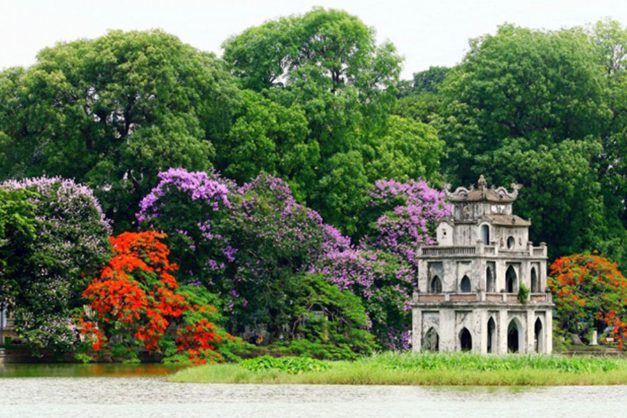 Hoan Kiem lake - Hanoi