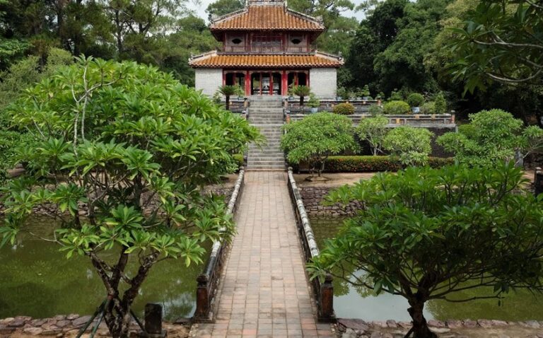 Hue city tour