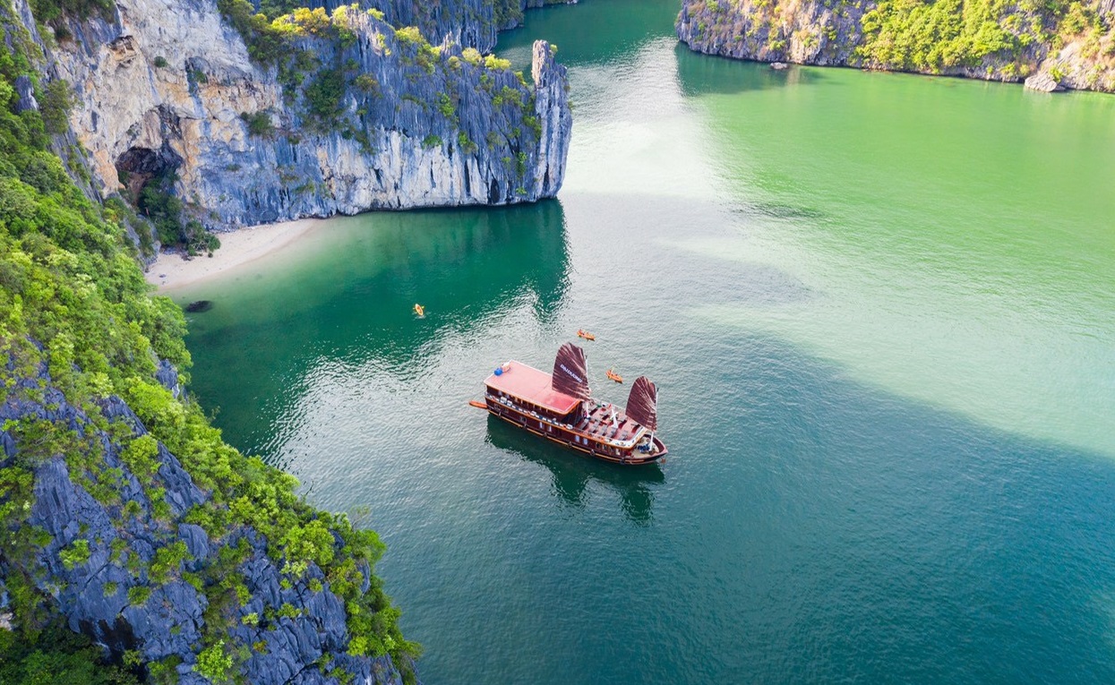 private boat Halong bay