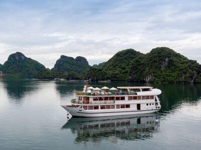 Swan cruise Halong bay