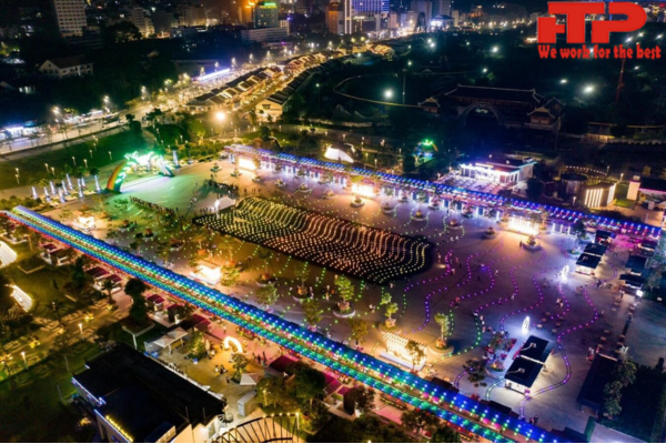 Bai Chay Square